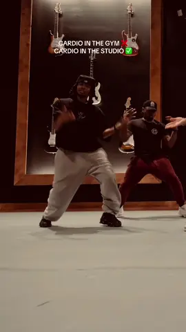 I can dance for hours until I get tired but will be exhausted at the gym in 10min 😂 #choreography #foryoupage #dancememes #viralvideo 