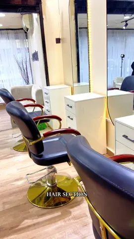 New spot alert! 🚨 Just witnessed the grand launch of belle n beau in Yaba, Lagos! 🤩This place is a game changer! 💇‍♀️💅 From hair to nails, pedicures, lash extensions , frontal installation to barber services, they’ve got you covered! 👏 Big ups to @annie_z79 on this amazing venture! 🙌 Book your appointments now and experience the best! 📅 #SalonLife #YabaLagos #NewSpot #Beauty #bellenbeau #lagossalon 