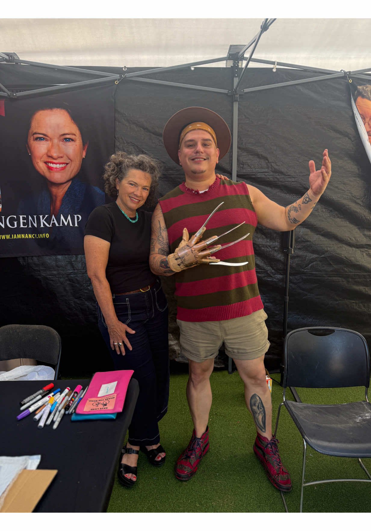 It was an honor meeting Heather Langenkamp. I’ve waited so long for this moment. Wes Craven’s New Nightmare means so much to me, and to see Nancy (Heather) open my New Nightmare movie script and be amazed by it while going through the pages is something I’ll NEVER forget🤯 #HeatherLangenkamp #ANightmareOnElmStreet #FreddyKrueger #HorrorMovies #ElmStreet #NancyThompson #LosAngeles
