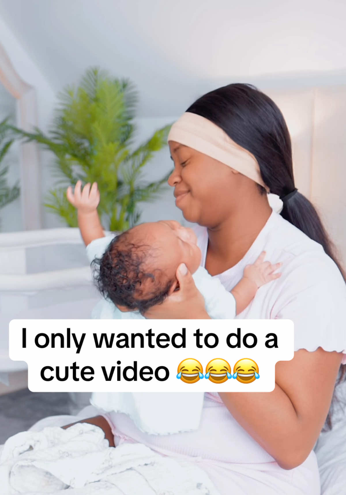 I only wanted to do a cute video 😂😂😂#fyp #funny #viral_videos #capcut_edit #husbandwife #newborn 