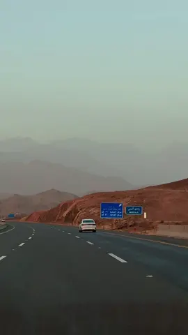 اللهم لا منجا ولا ملجأ لي منك الى اليك…  #الرياض #المدينة 