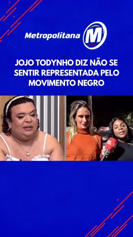 A cantora e apresentadora Jojo Todynho afirmou que não se sente representada pelo movimento negro. Em entrevista exclusiva ao Jornal dos Famosos, da LeoDias TV, a artista desabafou sobre os ataques que tem recebido nas redes sociais e criticou a ausência de apoio de organizações antirracistas diante das ofensas. (Reprodução: @leodias ) #entretênews #tiktoknoticias 