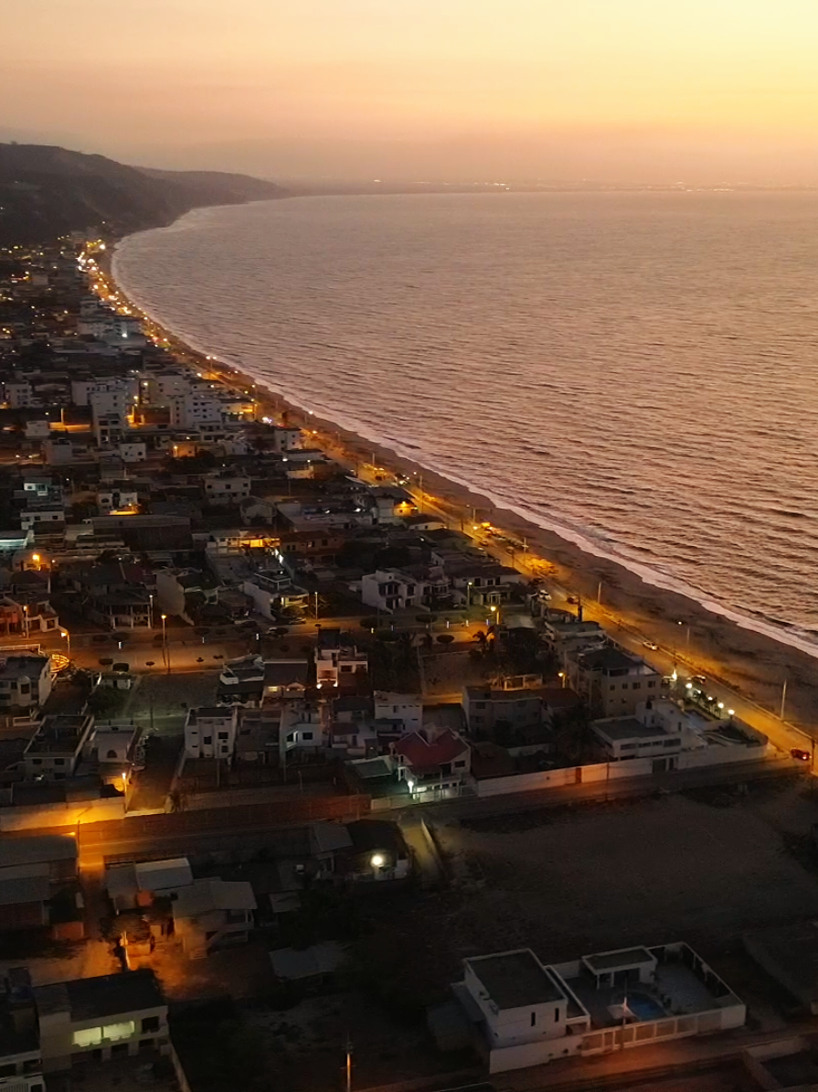 Crucita La Bella #portoviejo #manabi #manabitismo #turismo #crucita #sunset #atardecer #portoviejorockcity #magico @Ecuador Turismo 🇪🇨 @Manabí Mágico