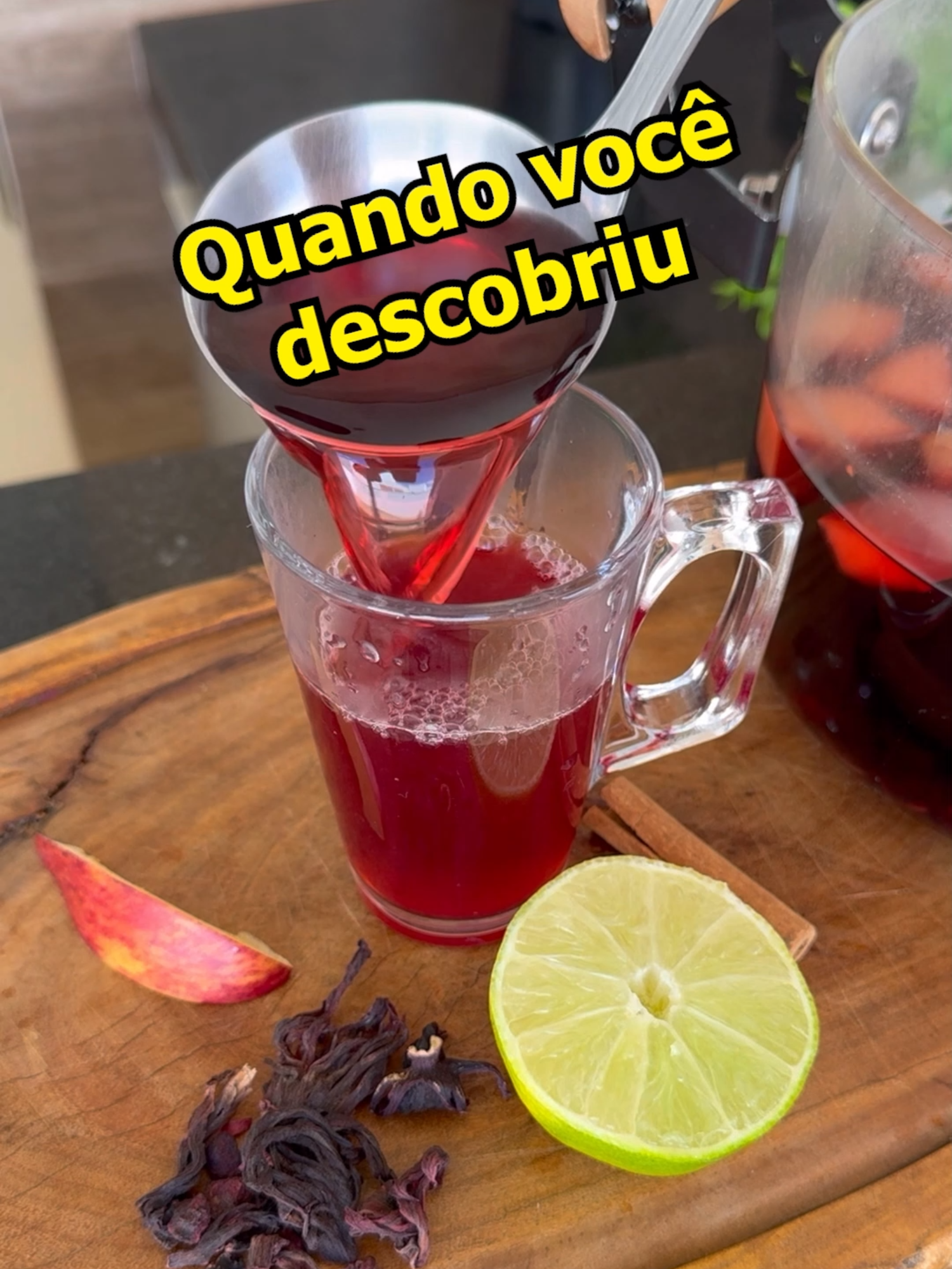 Mistura de flor de camomila com flor de hibisco