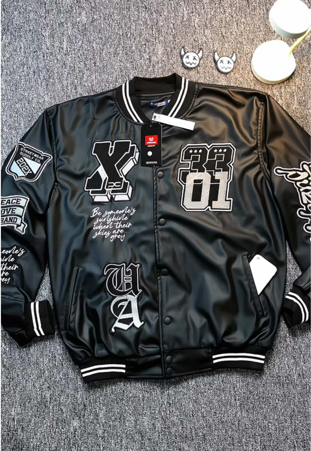 Rekomendasi jacket kulit varsity motoran x urband absolute. #jacketvarsity #jaketkulit #jaketmotor #jaketoutdoor #belilokal  