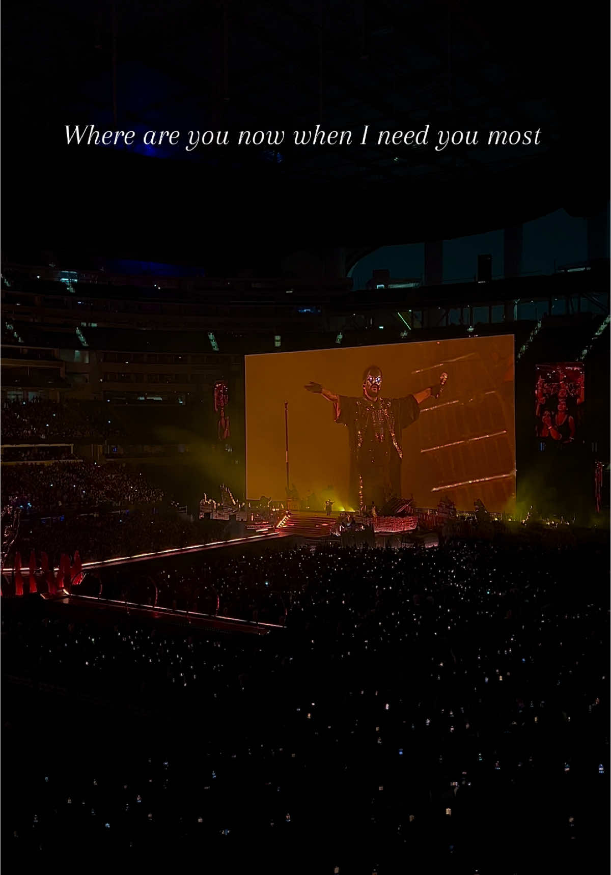 XO #theweeknd #afterhourstildawnstadiumtour #xo #afterhourstilldawntour #sofistadium #afterhours #sofistadiumnight2 #fyp #theweekndconcert 