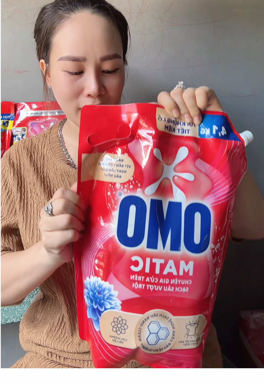 Nước giặt cả OMo #nuocgiatxa #nuocgiatomo #nuocgiat #omo 