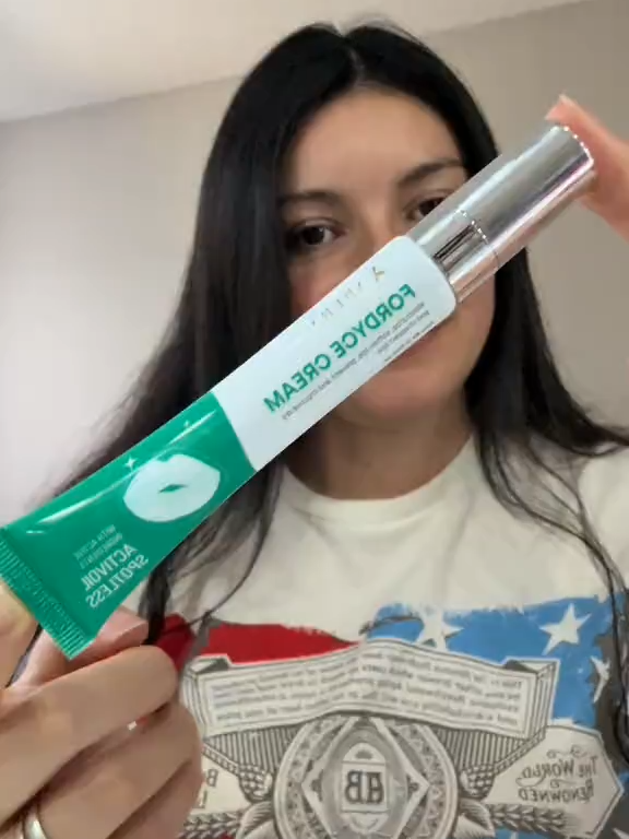 I spent a fortune on laser treatments for Fordyce before. Now I just use Abera – cheaper, safer, and visible results in 2–3 weeks#fordycespot #natural #lips #fordycespots