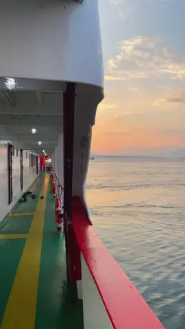 morning person #selatbali #pelabuhanketapangbanyuwangi #fyp #banyuwangi #pelabuhangilimanuk #masukberandafyp #fyppppppppppppppppppppppp #asdpindonesiaferry 