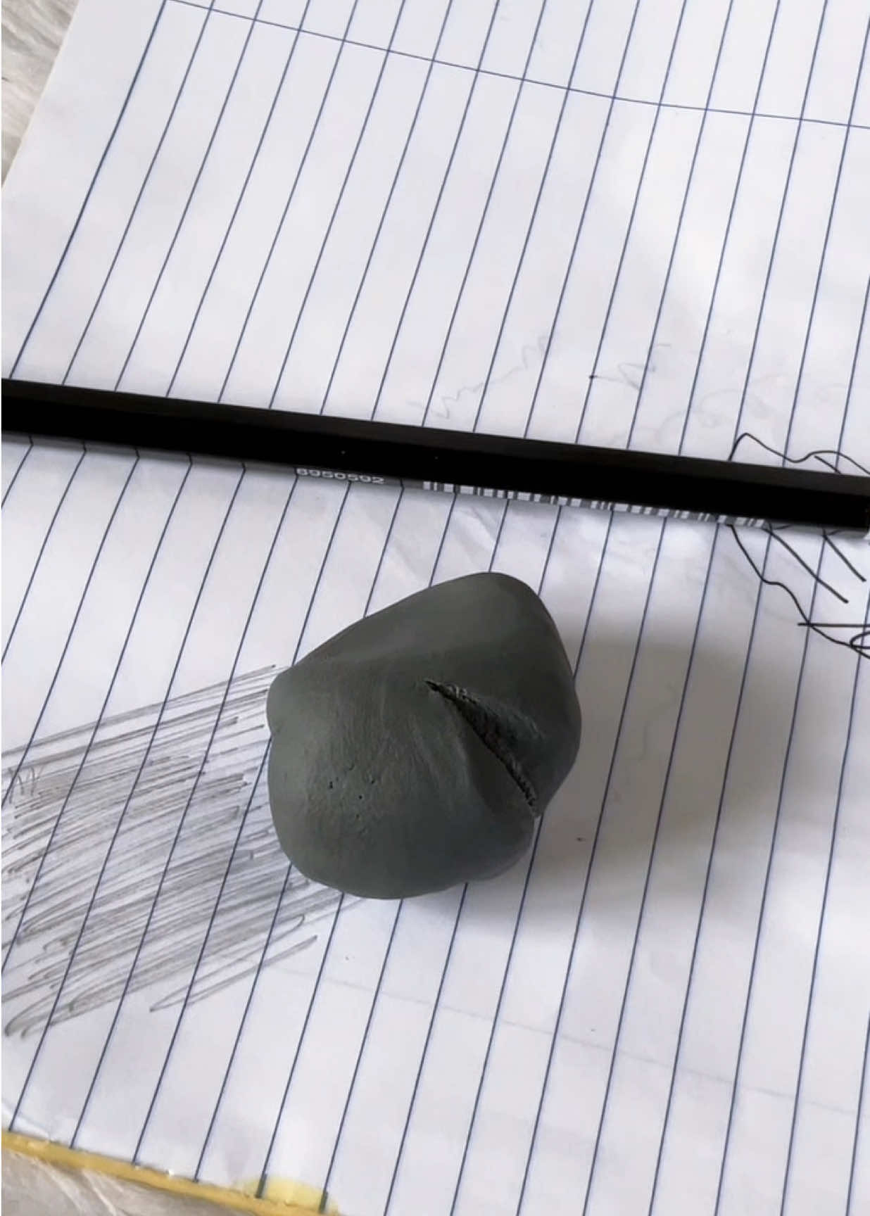 #backtoschool #eraser #kneadableeraser 