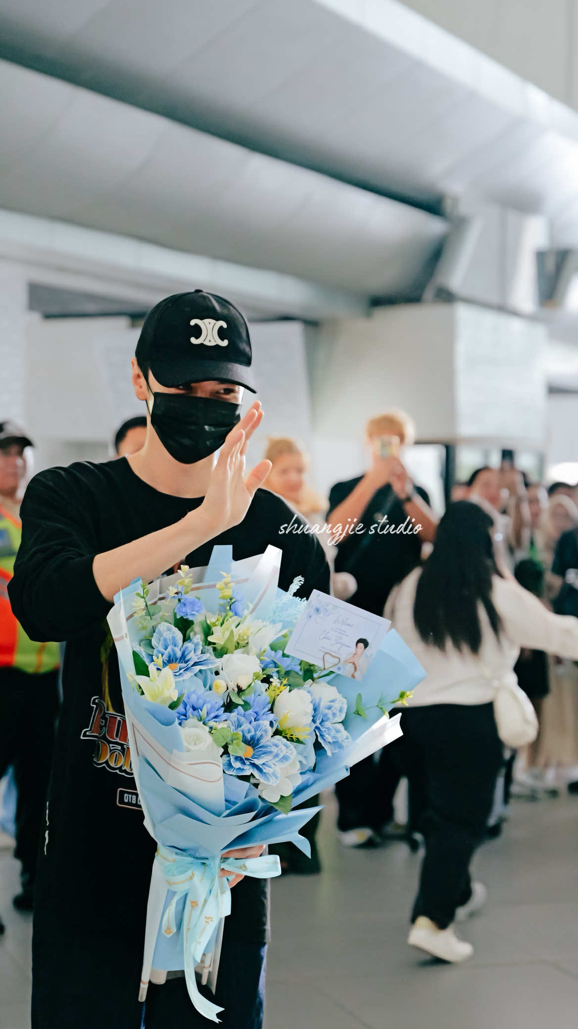 Pov 2 langkah didepan ZheYuan #chenzheyuan ##czyinjkt #iqiyiindonesia #czy #yuanbao #zheyuan #chenzheyuan陈哲远 #fypシ゚viral #shuangjiestudio #airportphotography 