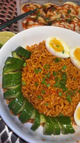 habanero lime buldak noodles have my heart 🫶🏻 with extra lime, marinated cucumber, and 2 eggs #spicynoodles #eatwithme #slurping #noodles #samyang #buldak #koreannoodles #habanerolime #habanerolimebuldak 