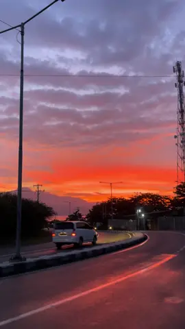 Secantik itu🥹#palu#sunset