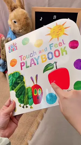 Touch and Feel Playbook - Eric Carle 🌿 Sách tương tác đa giác quan cho bé 🌸 Tiệm có sách ngoại văn cho bé, mời ba mẹ ghé chơi 🌿 #BookTok #childrensbook #sachngoaivan #tiemsachsocnau 