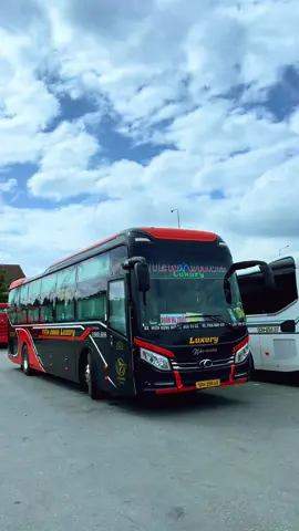 Cần gì siêu xe, đã có Tiến Oanh – Êm hơn người yêu, chiều hơn cả mẹ! #tienoanhlimousine @Lê Đỗ Anh Quốc @FB: Nguyễn Trung Nguyên 