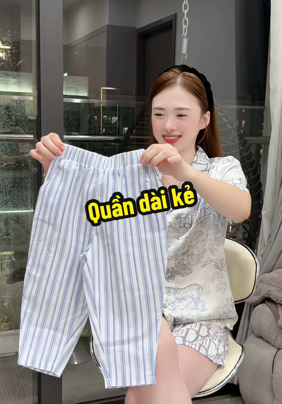Mặc quần này xinh lắm các mẹ ạ