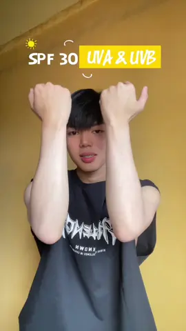 Parang may glow filter IRL ✨ Ang secret? Skinever Waterlight Brightening Body Lotion! Try mo na para sa instant bright, all-day light glow 😍 #SkineverBrightening #WaterlightMagic #skinever #sunsceen #bodylotion #skincare #whiteninglotion #adreil #fyp #adreilskinlab 