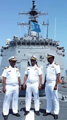 #Somali navy Ciidanka baxa Somalia oo U dabaal dagaya maalmaha xuriyada #26_june_somali #1luulyo #Somali #mogadishu #calanka🇸🇴🇸🇴 #somalitiktok 