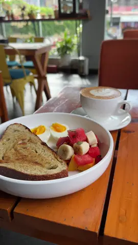 Toasted #sourdough bread with Boiled Egg & Fresh Fruits. Our in house made bread now on the menu. #sourdough #sourdoughbread #sourdoughbreakfast #breakfast #brunch #coffee #café #restaurant #fyp #healthybreakfast #dheentheba #dheenthebapokhara #dheenthebafastfoodandcoffeehouse #pokhara #pokhararestaurant #pokharacafe #zindagikesafarmein 