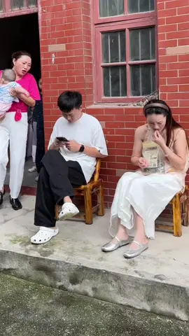 Bỏ của chạy lấy người 😎🥰 #giaitrifun #funnyvideos #giaitri #haihuoc #fyp #xuhuong #viral 