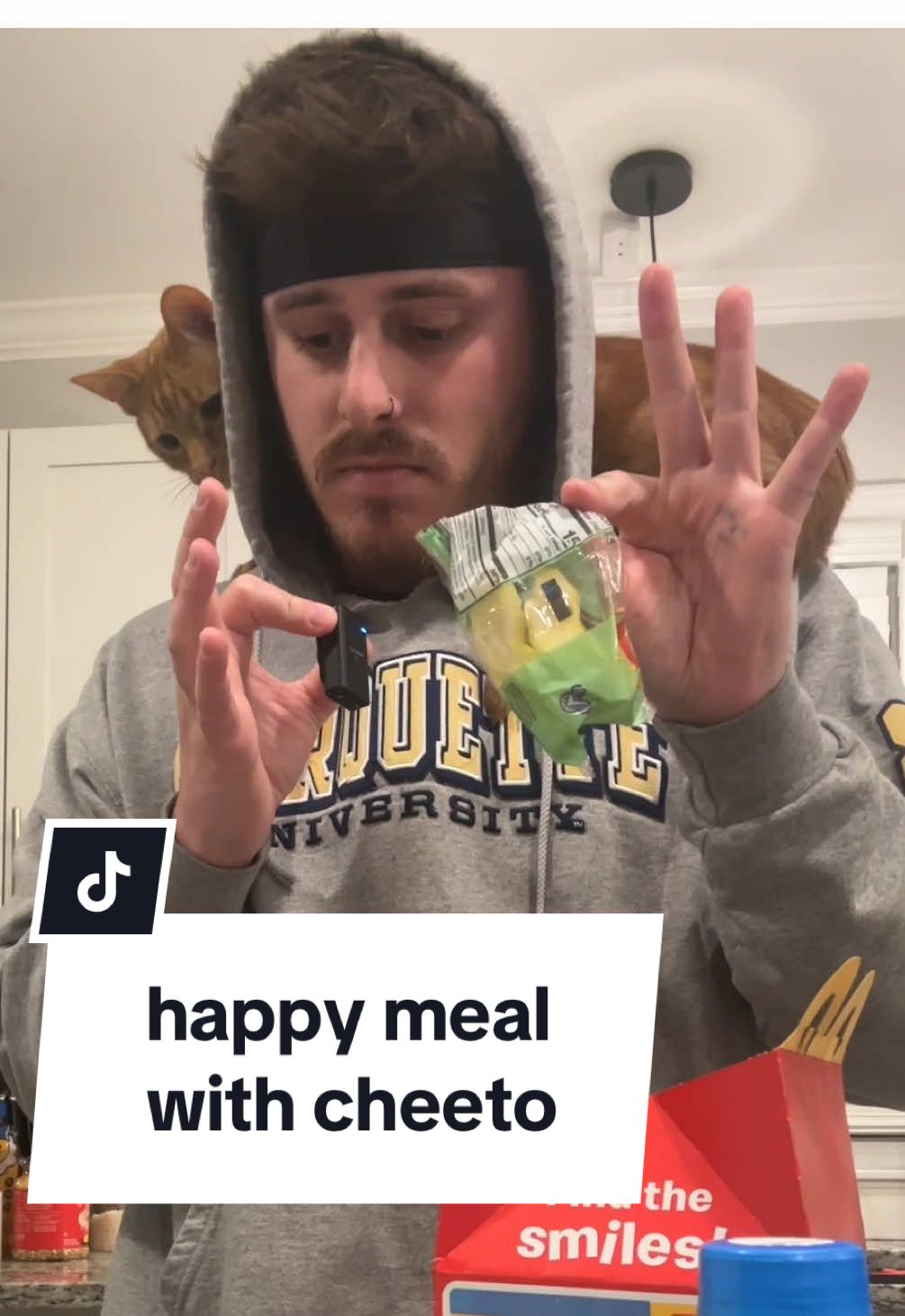 got a happy meal with cheeto  #mealreview #happymeal #mcdonalds #Vlog #baifield 
