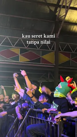 ⭕️‼️Hari ACAB🚨👮🐸  ✨Mohon izin✨, Pak Bu. Segera hentikan represivitas, kekkkerasan, dan kriminalizazi pada sipil yang bersuara ya Pak, Bu. Itu masih ada tujuh kawan kami yang ditahan atas keterlibatannya di aksi tolak RUU TNI dan May Day🙏🏻🙏🏻 Bebasin aja yuk kiw🦅 Selain itu juga banyak masyarakat adat, petani, nelayan maupun kelompok rentan lainnya yang dikriminalisasiiw atas upaya melindungi ruang hidupnya Ehm cek cek Unjuk rasa dan kebebasan berekspresi adalah hak yang dijamin UUD 1945 uyy💋 #SolideritiForever 