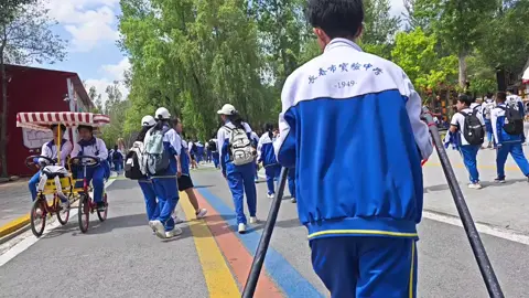 令人尴尬 #zhouyi #zhouyiboy #zhouyiboy #chinese #chinese #chineseboy #fypシ #中国 #朋友 #🇨🇳 #douyin抖音 #抖音 