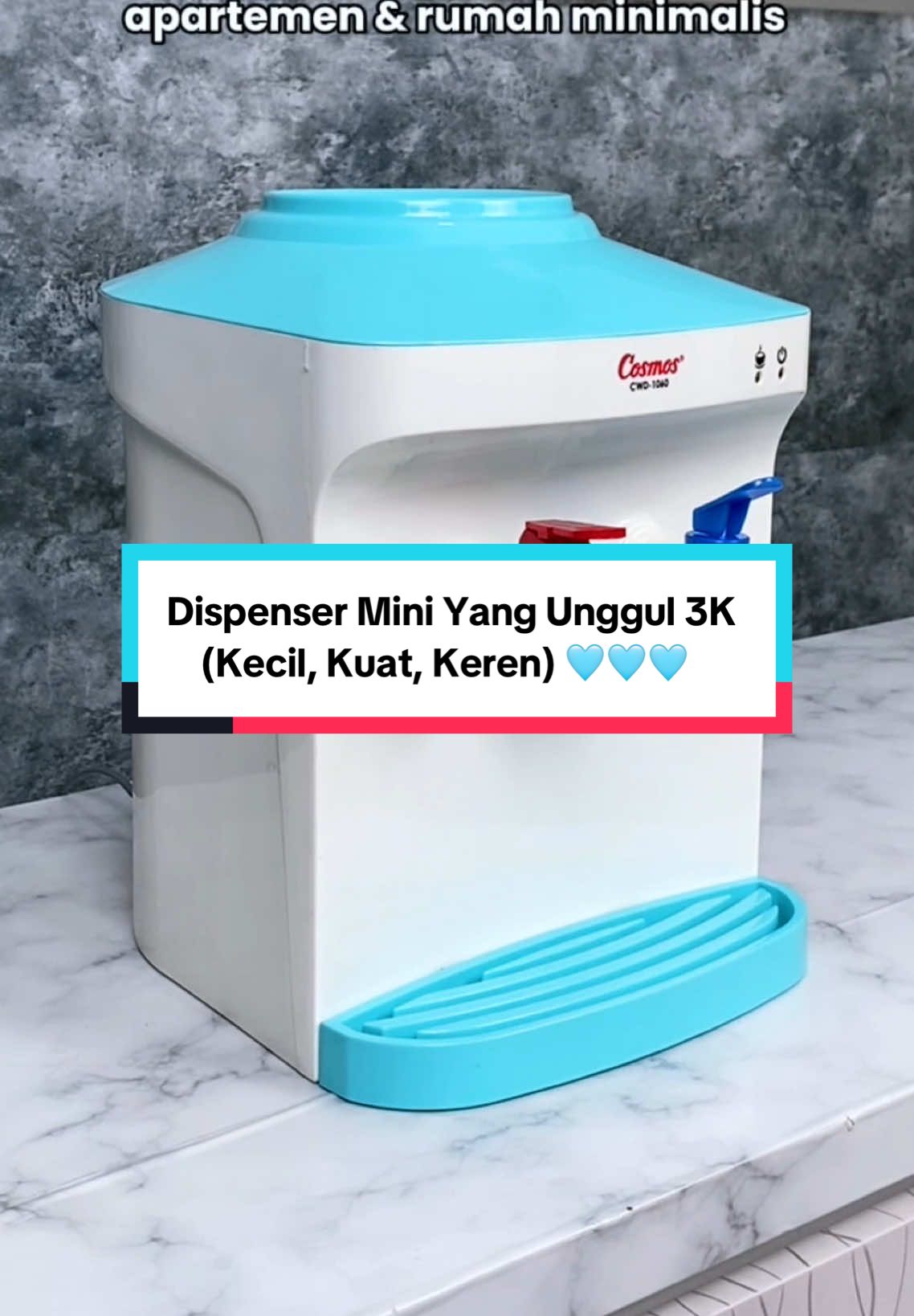Dispenser kecil yang kuat nahan beban 🩵🩵 jangan kan air segalon, dispenser ini bisa nahan beban sampai 100 kg loh! Bisa hemat ruang dan juga tampil beda dari dispenser-dispenser punya tetangga 😝🩵🩵  #fyp ##dispenser #dispensermini #dispensercosmos 