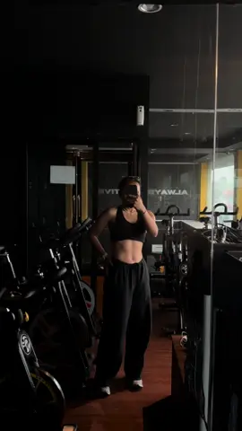 Back workouts are essential for women as they improve posture, reduce back pain, and prevent injuries by strengthening the muscles that support the spine and shoulders. They also help combat age-related muscle and bone loss, enhance overall functionality, and create a toned, balanced upper body. A strong back promotes confidence, better alignment, and long-term health. #womenworkout #fitnessplusjimbaran  #backworkout