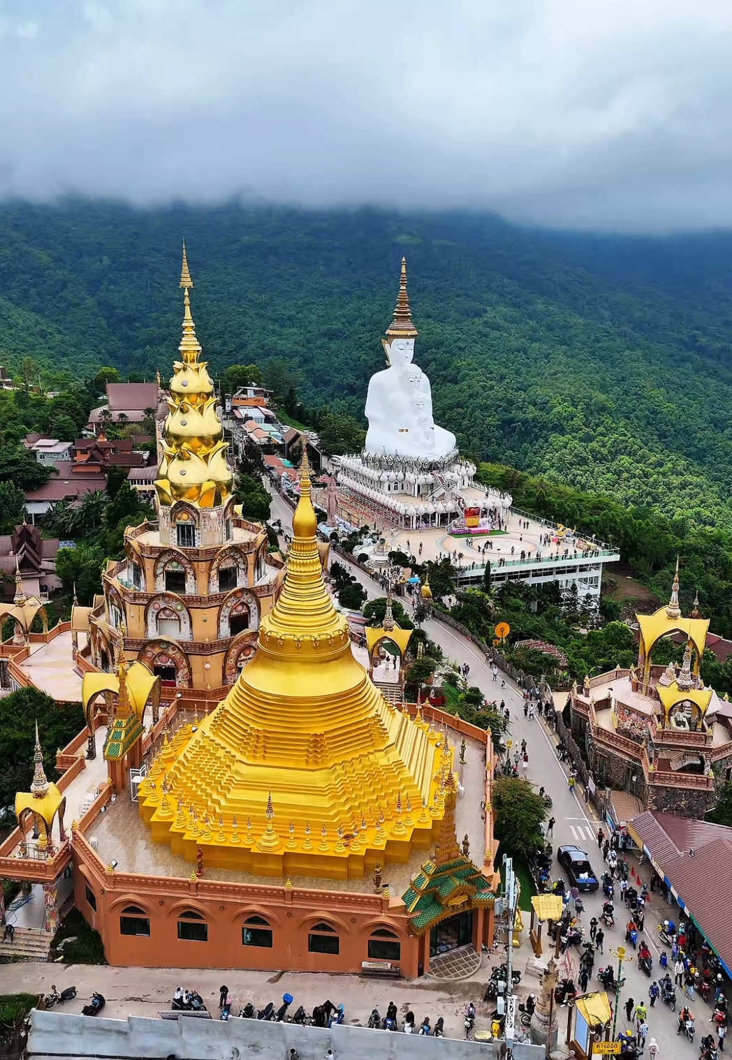 วัดพระธาตุผาซ่อนแก้ว🍃 #เขาค้อ #เพชรบูรณ์ #สุขทันทีที่เที่ยวไทย #amazingthailand #วัดผาซ่อนแก้ว #ไปเที่ยวกันมั้ย 