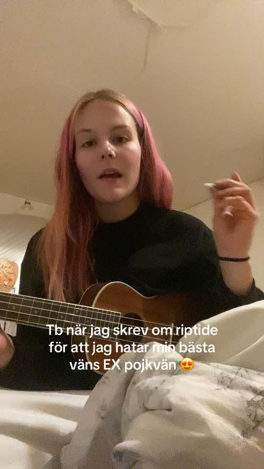 Banger #ukulele #riptide  Måste lägga ut drafts nu jag har alldeles för många 