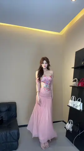 Cuộc sống ngắn ngủi, hãy làm những điều mang lại hạnh phúc cho bạn. #setdoxinh#outfit #thoitrangnu #vayxinh #setxinh#đầm#virals#vaytiec#maxi#aboutmin