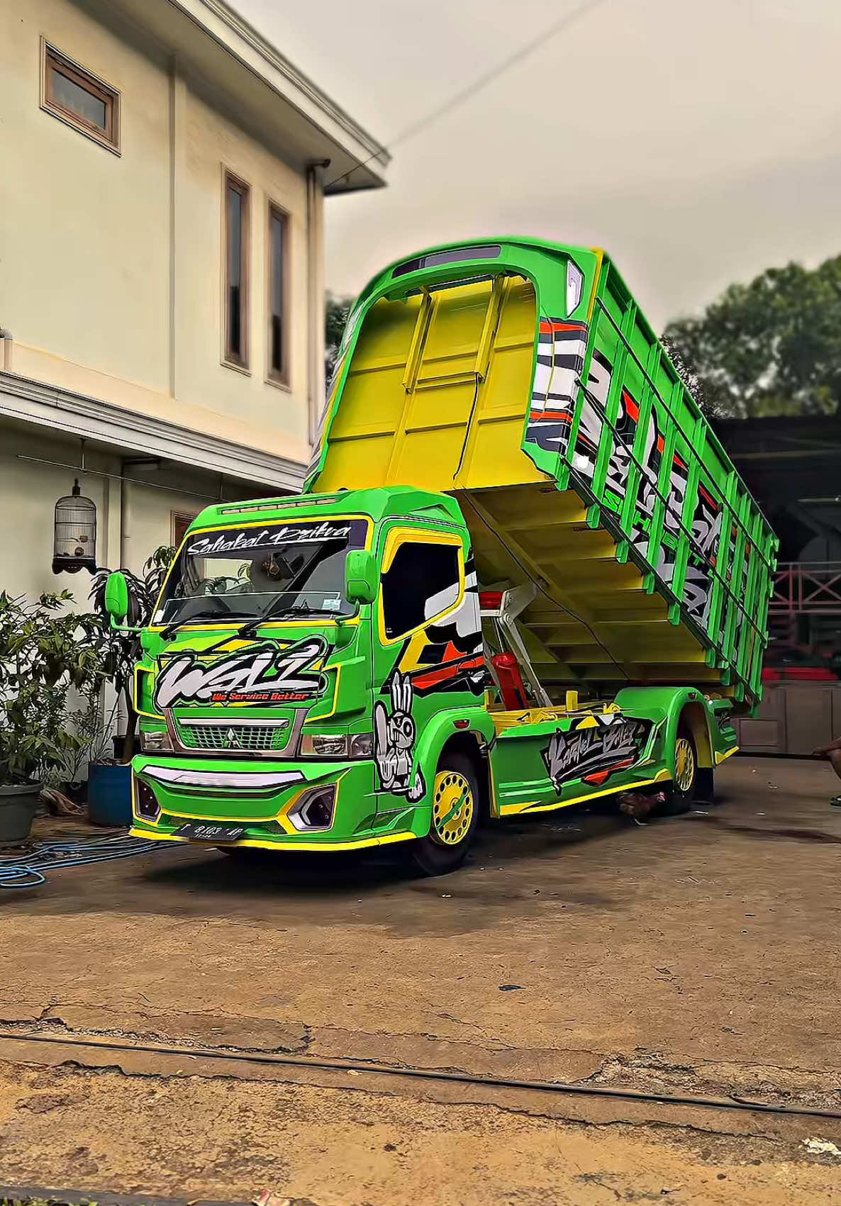Bangka belitung gaya bebas🔥 #irsyadputrakaroseri #trukmodifikasi #dumptruk #truck #viral #trending #fyp 