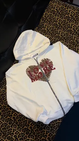 love more#udlg4ul #udlofficial #boxyfit #hoodiedoublezipper 