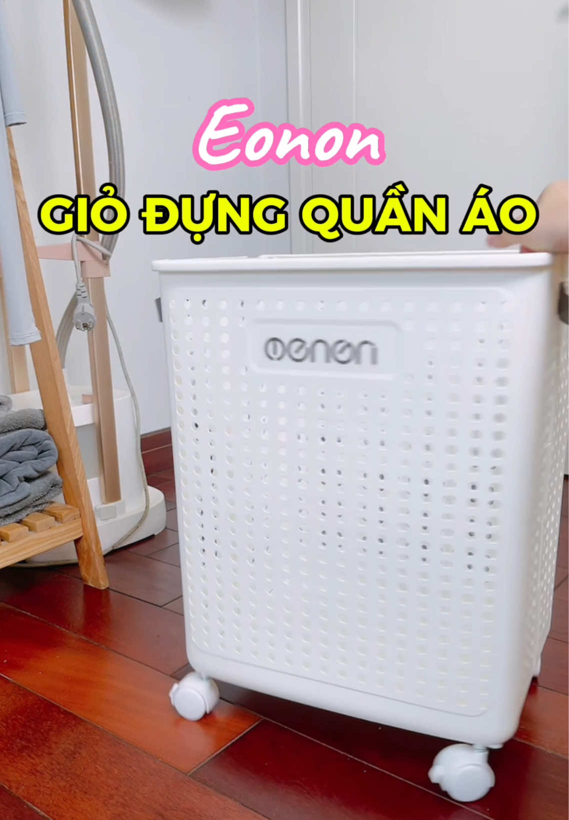 Giỏ đựng quần áo có bánh xe tiện lợi, lại có thể gấp gọn được nè cả nhà ơi! #giodungquanao #giodungquanaogapgon #giodungquanaocobanhxe #review #topthinhhanh #meoreview999 #topbanchay 