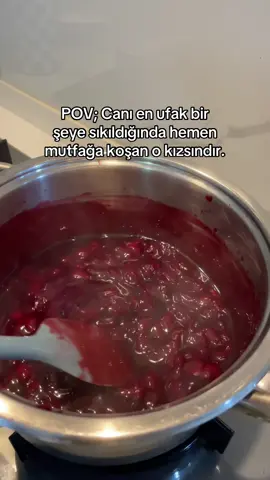 dönüyor hep kendine dünyaa🙃 #merveözbey #kendinedünya #keşfet #mutfak #tarifvideoları #fypage #tarif 