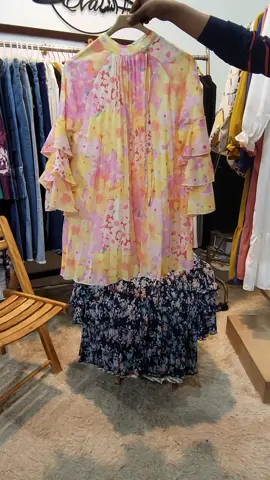 #tiktokviral #fashiontiktok #pakistanfashion #fashionblogger #fashionista #fashiondesigner #clothing #fashion #tshirt 