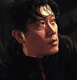 here I am obsessing over yet another black masked man😟  #parkheesoon #squidgame #maskedofficer 