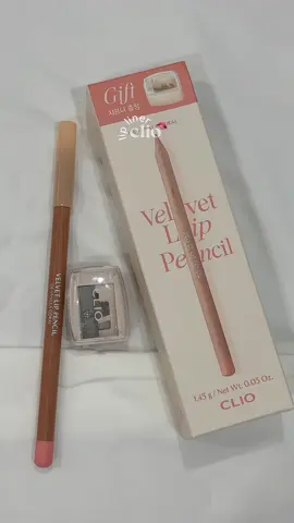 Dòng này dùng mê quãii, mịn như nhung blend với son đỉnh luônn#clio#lipliner #chikevienmoiclio#makeup#hellodituyet#diyereview #xinh 