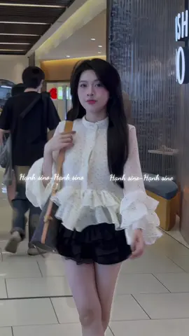 Vậy là kể từ hôm nay muốn giao dịch được cần phải  C Ó TIỀN 😂  #xhuong #xh #tiktok #vayxinh #thoitrang #homnaymacgi #thoitrangcongso #viral #trending #homnaymacgi #trend #LearnOnTikTok #phoido #xhtiktok #style #quanao #fashion #outfit #fyp #foryou #thoitrangtiktok 