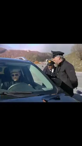 #ucciomudù #ridere #ridicheèmeglio #like #barzellettediuccio #viralvideo #migliorivideo #facciamociunarisata #neiperte#andiamoneiperte #lol #tendenza #comedyvideo #ucciomudù #fyp @Brando Rossi 