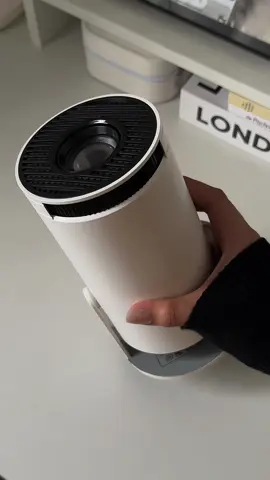 cozy 🎥🍿 #projector #modofoprojector #modofo #cinema #moviemarathon 