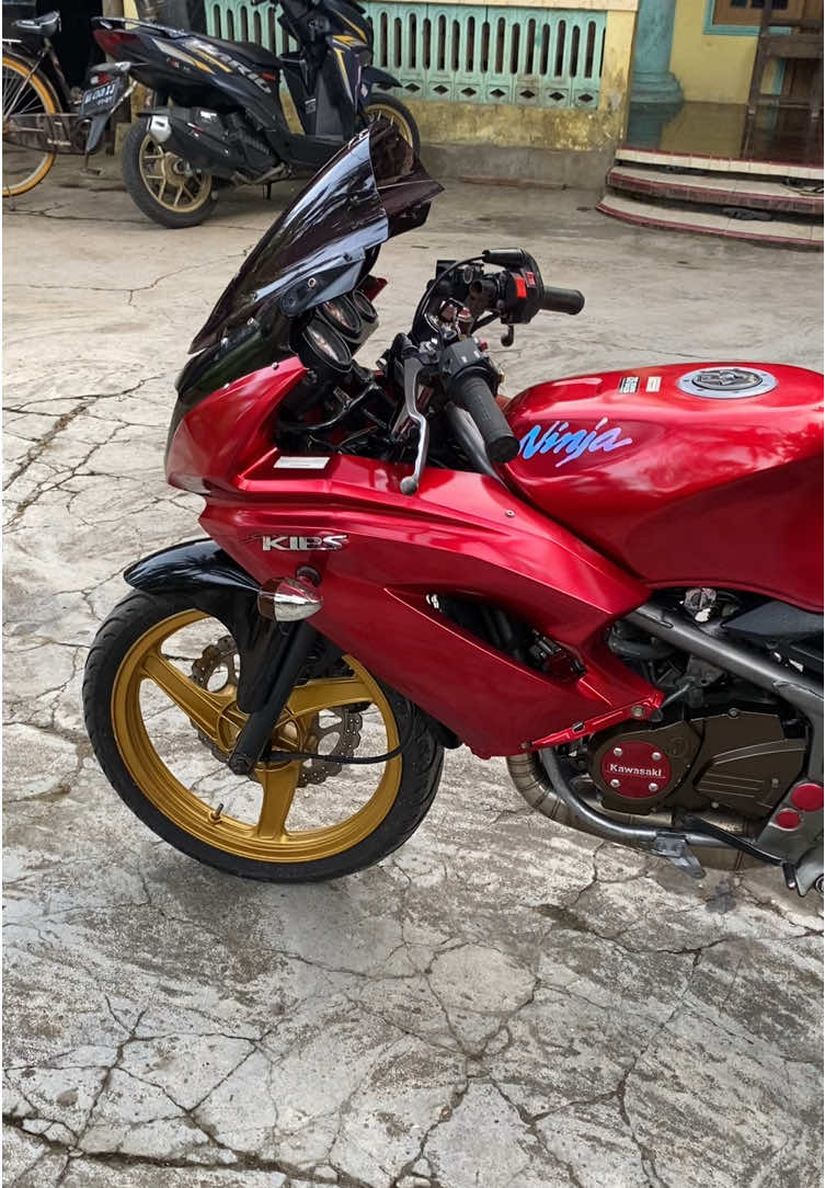 Massok ninja RR 2013 merah, part2 original ,superkips aktif, kelistrikan on semua, pajak hidup.. minat 082165031087 #fyp  #ninja  #ninjarr 