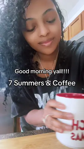 Yes, it’s July & I’m using my Grinch coffee mug lol ❤️🤌🏽 #goodmorning #countrymusic #grinch #summertime 