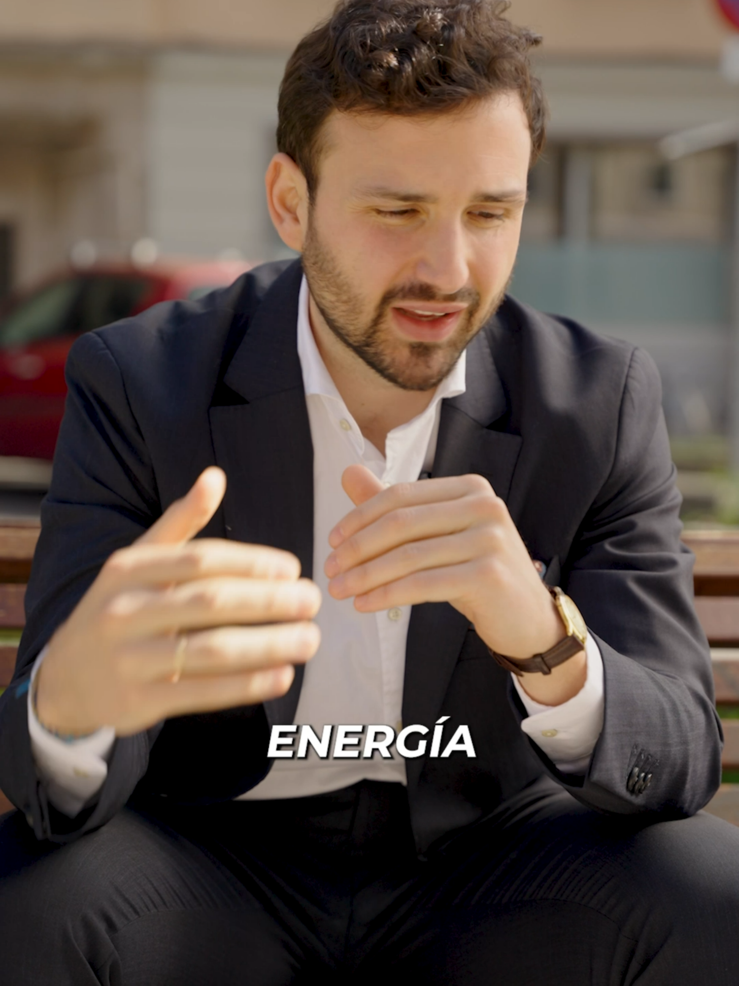 ¡NO TE ENGAÑES, NO TODO DEPENDE DE TI! Claro, pon toda tu energía, tu pasión y esfuerzo… ¡pero no todo está en tus manos! Vigila tu contexto. Tu entorno y las personas que te rodean tienen un impacto enorme en tu camino. No se trata solo de ser autoexigente, también fíjate quién te suma y quién te resta. Sigue construyéndote sin miedo, pero no olvides que para dejar espacio a lo nuevo, hay que quitar lo viejo. ¡Lo mejor está por venir, sólo necesitas estar preparado para recibirlo! #Autoliderazgo #CrecimientoPersonal #HazloPorTi #Viral #LoMejorEstaPorVenir