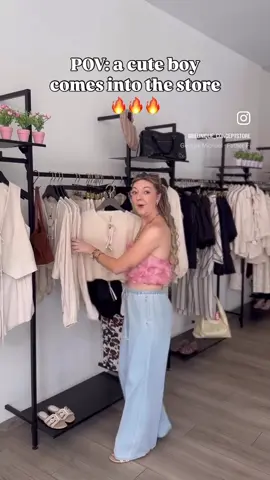 🔥🪭 what do you think about the cute boy? 🔥🪭 #beuniqueconceptstore #beuniquefashionstore #funny  #boutique #fashionstore #fashion #funnyvideos #dog #cuteboy #boutiqueshopping #aarschot @Astrid @Jorne Sevenants 