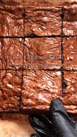 RECIPE  •110g butter •200g chocolate  •2 eggs (room temp) •125g brown sugar •50g plain flour •25g cocoa powder •50g chopped white chocolate (optional) •pinch of salt  •1 teasp instant coffee  Preheat your oven to 170°C (340°F)  -Melt butter and chocolate together in a heatproof bowl over a pot of simmering water  -In a separate boowl Whisk eggs and brown sugar until thick and frothy — this gives that crackly top -Pour in the melted chocolate mixture and whisk until fully combined -Sift in the flour, cocoa powder,coffee, and salt. Gently fold using a spatula until just combined—don’t overmix Bake for 22–26 minutes, or until the top is shiny and crackly, and the center is just set. A toothpick should come out with a few moist crumbs  -Cool completely in the tin before slicing #brownies #recipesoftiktok #dessert #monday #brownie #bestrecipes #cooking #baking #fudge #delicious #desserts #fyppp #foryoupage❤️❤️ #viralrecipe #explore 