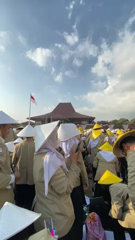 take me back to this moment💗 #universitasgadjahmada #ugm #pionirgadjahmada 