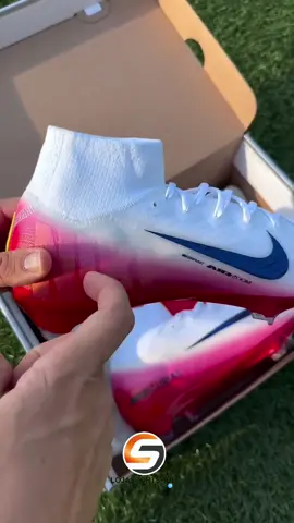 Chuteira Nike Air Zoom Mercurial Superfly IIX Elite  O som da #nikemercurial 🔥👀 Avalie a nova Superfly 10 Fear Nothing Pack Colorway de 1 a 10 Siga @loja.sportshoe para mais ⚽️ Compre sua chuteira e ganhe o kit completo para seus jogos e treinos..🎁 ɢᴀɴʜᴇ sᴇᴜs ʙʀɪɴᴅᴇs 👇🏽👇🏽👇🏽 🏷️ᴄᴜᴘᴏᴍ ᴅᴇ ᴅᴇsᴄᴏɴᴛᴏ ʟɪɴᴋ ɴᴀ ʙɪᴏ 🧦 ᴍᴇɪᴀ ᴀɴᴛɪᴅᴇʀʀᴀᴘᴀɴᴛᴇ ᴘʀᴏ 🎒ʙᴏʟsᴀ ᴘᴏʀᴛᴀ ᴄʜᴜᴛᴇɪʀᴀ 🎁ᴄᴀɴᴇʟᴇɪʀᴀ 🚚ғʀᴇᴛᴇ ɢʀᴀ́ᴛɪs 🔗 Link na BIO #chuteiras #futeboldobrasil #futebolarte #chuteirasnike #nike #nikeshoes #mercurial #tiempolegend #phantom #adidas #adidaspredator #futsal #chuteirasadidas #adidasshoes #futebolfeminino #mercurialsuperfly8 #mercurialvapor14 #pumaneymar #neymarjr #adidasfootball #adidaspredatorfreak #adidascopa #puma #pumafuture #lunargato #shoessoccer #rells #rellsinstagram #lojachuteira #mizuno 