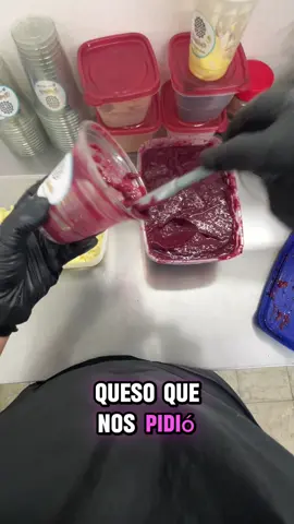 Para un día soleado, algo muy refrescante como lo es el helado.  Si se te antoja esta preparación recuerda que puedes pedirla en nuestro menú como vaso queso!!!  Si estás en el centro de cali puedes llamar o escribirnos a nuestra línea  📲3105258246 #centrodecali #postres #emprendimiento 